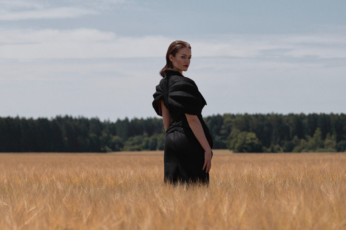 Männermodel trägt Schal von Zara