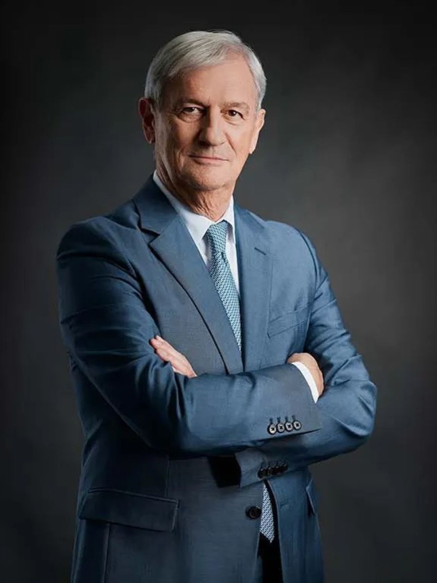 Businessporträt eines Dräxlmaier CEO – professionelles Hair & Make-up Styling von Julia Ebert, München.