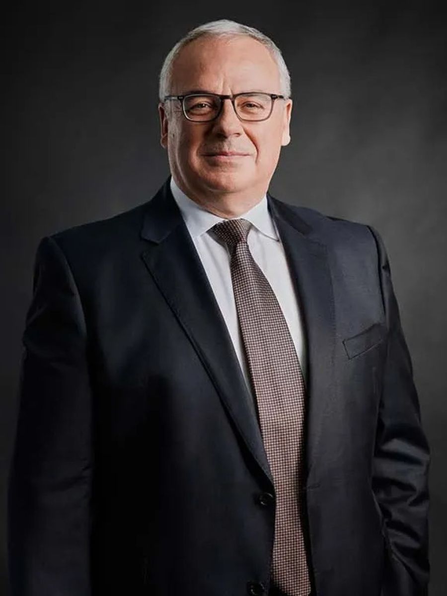 Führungskräfte Fotoshooting Unternehmenskommunikation – Hair & Make-up Styling von Julia Ebert.