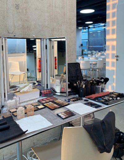 Maskenplatz von Julia Ebert Make-up Artist für Event bei Audi