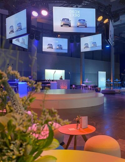 Bühne für die Volvo Road Show