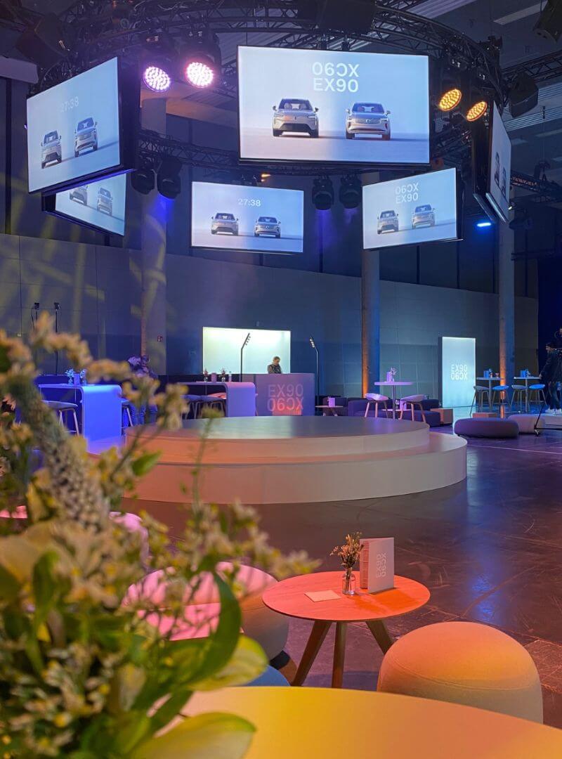 Bühne für die Volvo Road Show